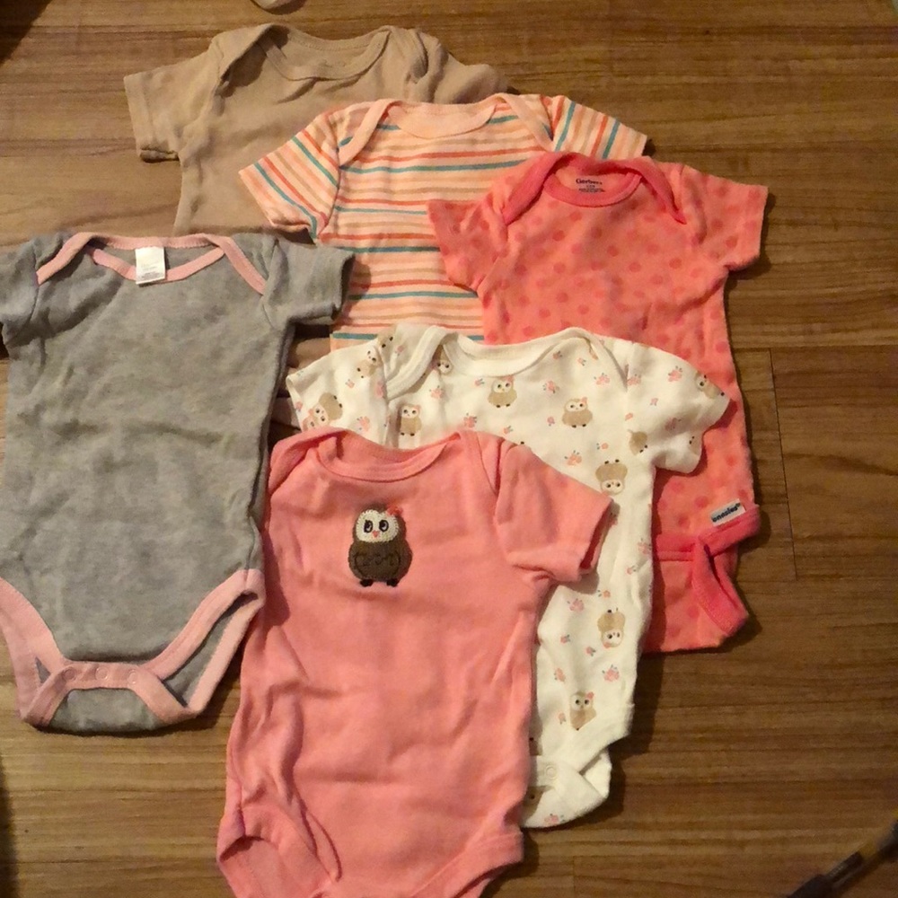 Bundle of 6 baby onsies